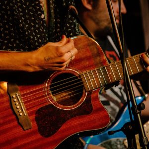 Adding Bass Runs to Guitar Accompaniment
