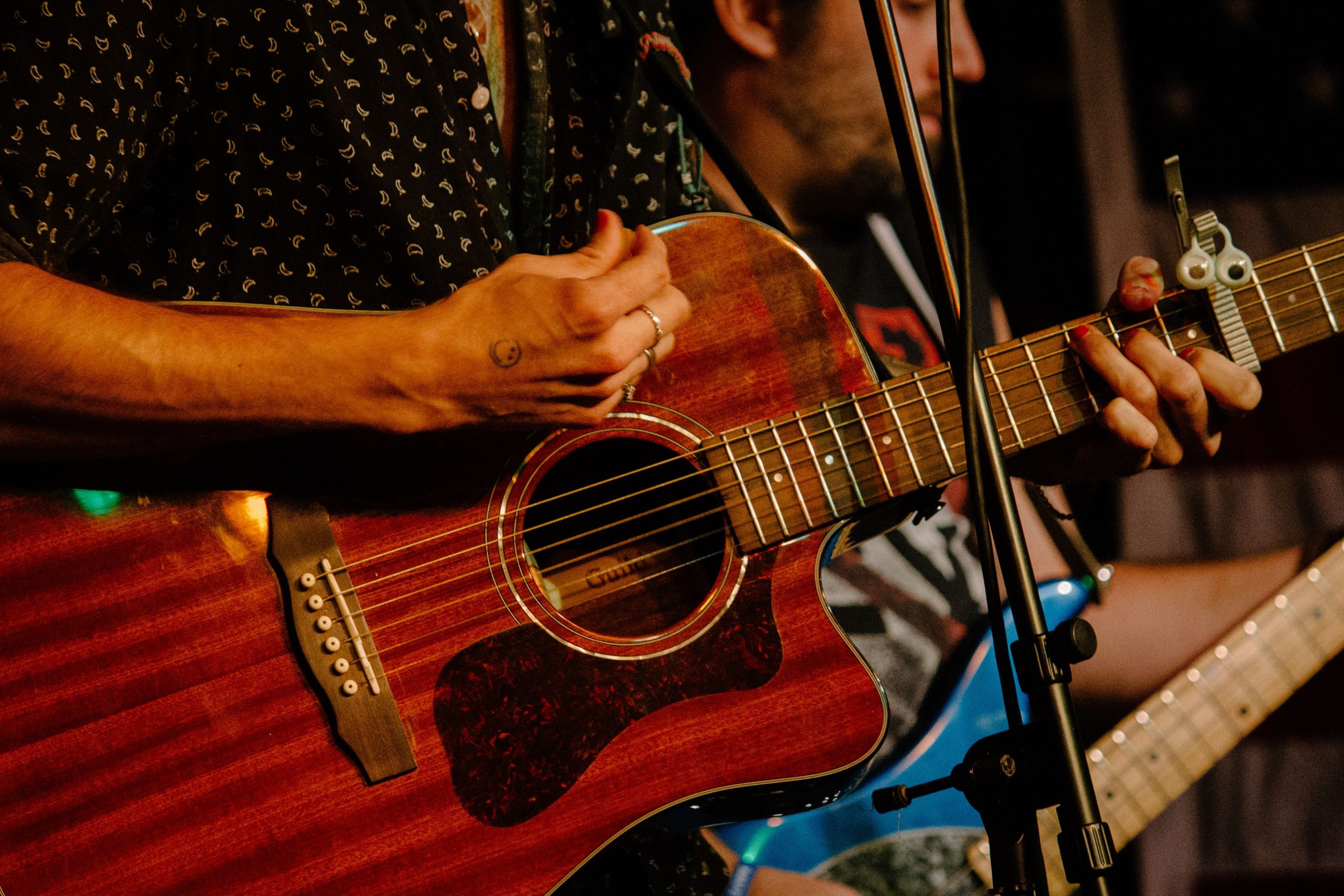 Adding Bass Runs to Guitar Accompaniment